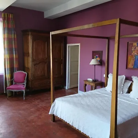 Chateau Martinay 2*